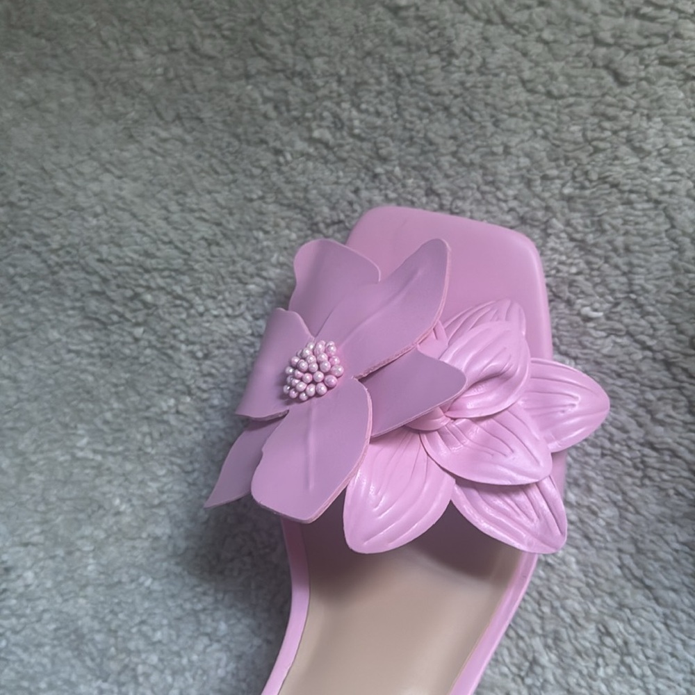 Shoes - Picture 7 of 9